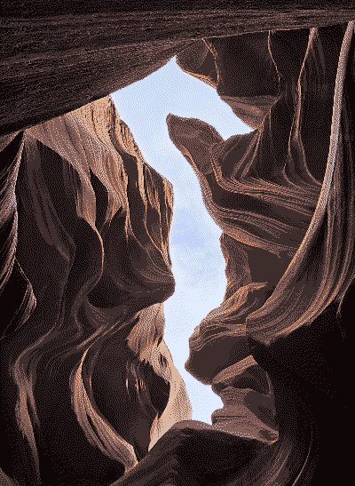 the siloette of the canyon making a seahorse figure